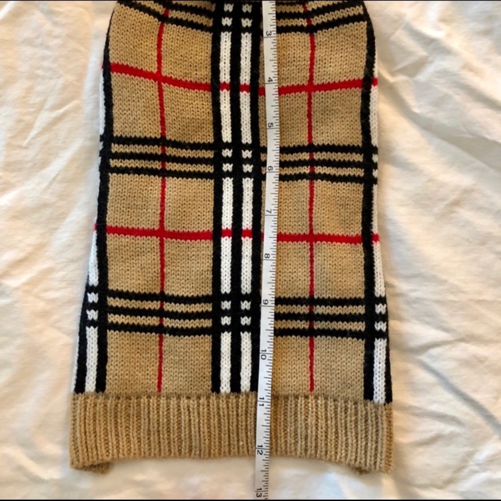 👑✅PRICE FIRM✅ Warm checkered doggie sweater. 💯% Wool. NWOT - Picture 6 of 12